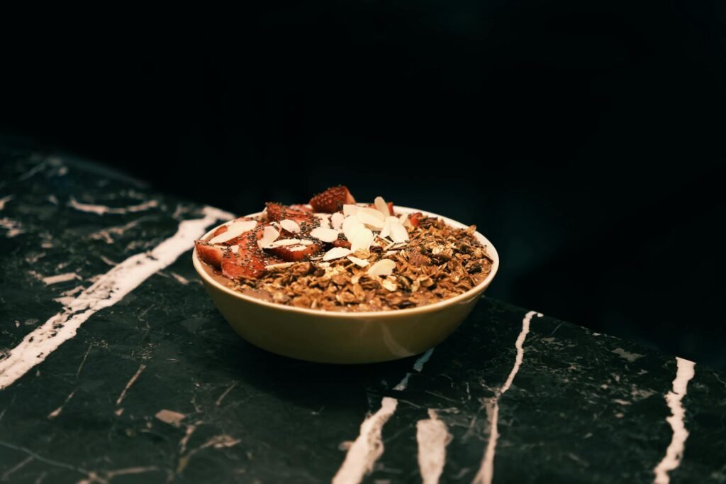 Granola Caseira Saudável: O Guia Definitivo para Fazer a Sua em Casa — como fazer granola caseira saudável | De Colher para C